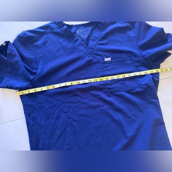 Figs Technical Collection Blue  Scrub Nurse Top Women’s Navy Blue Size XL pocket - Picture 5 of 13